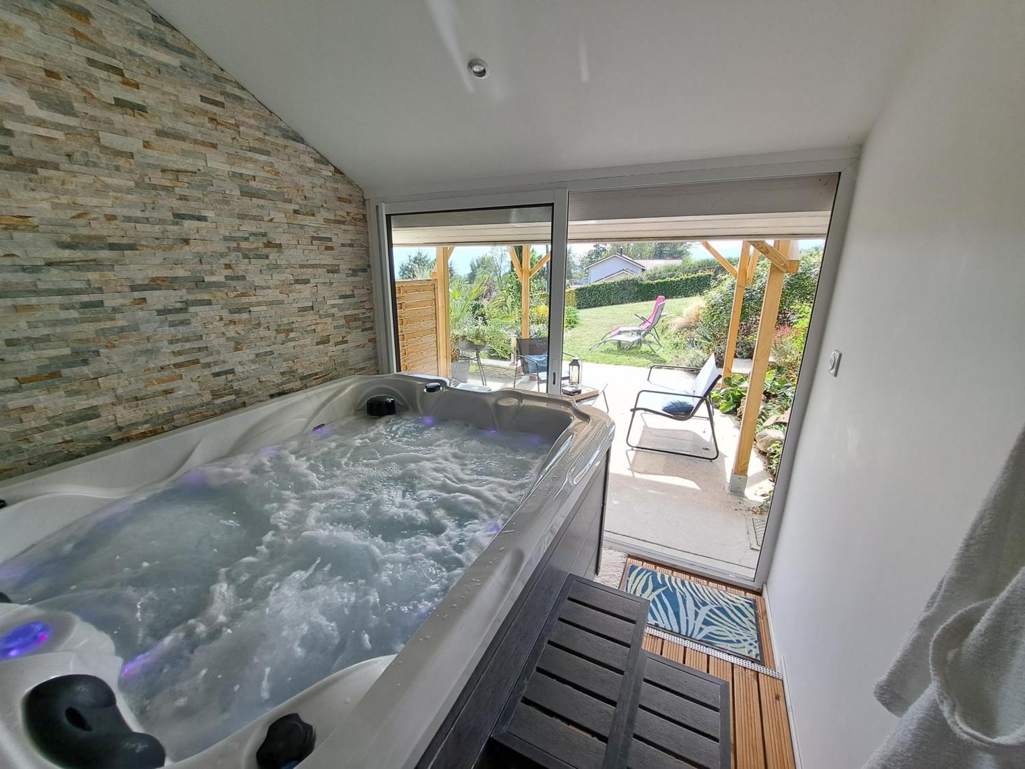 Adorelys Sejour Bien Etre - Spa Et Massage Saint-Cassien  Exterior photo